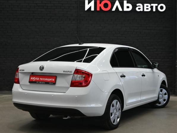 Skoda Rapid I с пробегом 2017 года, цена 1 030 000 рублей, 175496 км, лифтбек, Автокод Объявления