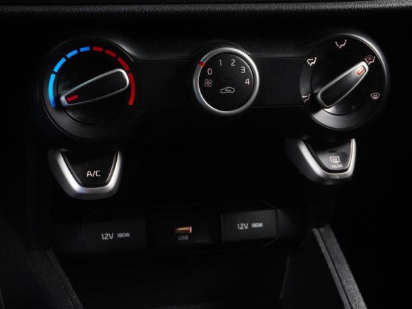 Kia Rio IV Рестайлинг с пробегом 2022 года, цена 1 529 000 рублей, 70482 км, седан, Автокод Объявления
