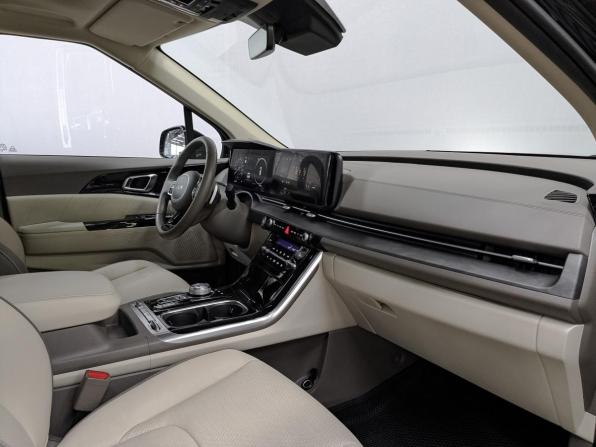 Kia Carnival IV с пробегом 2023 года, цена 4 850 000 рублей, 31601 км, минивэн, Автокод Объявления