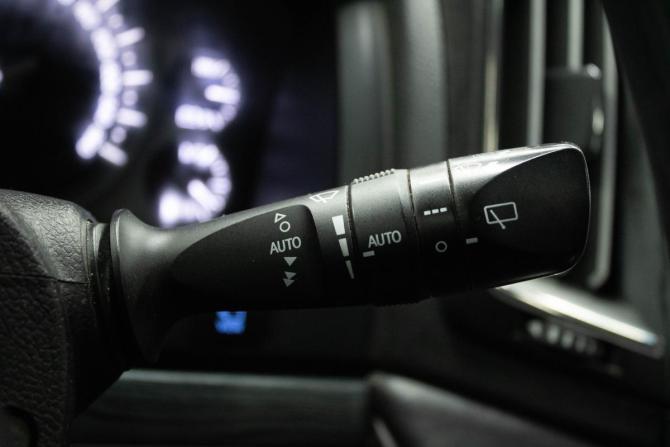 Toyota Land Cruiser 200 Series Рестайлинг 2 с пробегом 2015 года, цена 5 099 000 рублей, 324309 км, внедорожник, Автокод Объявления