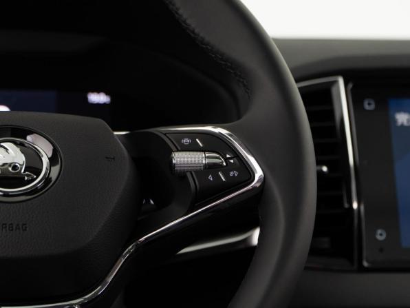 Skoda Karoq I с пробегом 2025 года, цена 3 598 888 рублей, 27 км, внедорожник, Автокод Объявления