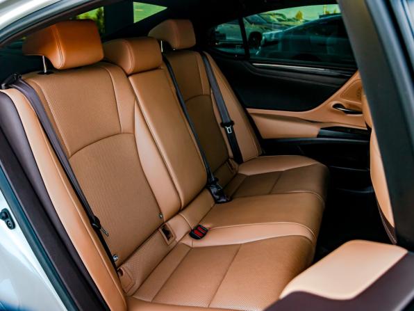 Lexus ES VII с пробегом 2021 года, цена 3 450 000 рублей, 263663 км, седан, Автокод Объявления
