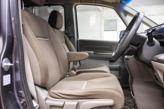 Honda Stepwgn V Рестайлинг с пробегом 2018 года, цена 2 149 000 рублей, 103977 км, минивэн, Автокод Объявления