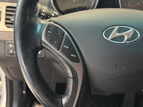 Hyundai Elantra V (MD) Рестайлинг с пробегом 2015 года, цена 1 299 000 рублей, 95666 км, седан, Автокод Объявления