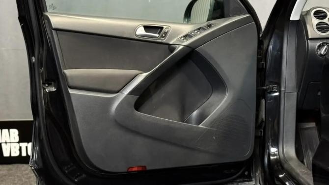 Volkswagen Tiguan I Рестайлинг с пробегом 2012 года, цена 1 150 000 рублей, 256067 км, внедорожник, Автокод Объявления