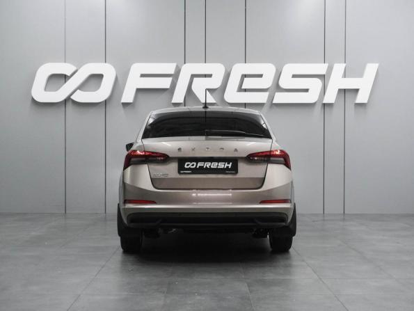 Skoda Rapid II с пробегом 2022 года, цена 2 349 000 рублей, 12774 км, лифтбек, Автокод Объявления
