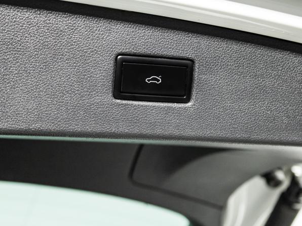 Volkswagen Tiguan II с пробегом 2018 года, цена 1 999 900 рублей, 129934 км, внедорожник, Автокод Объявления