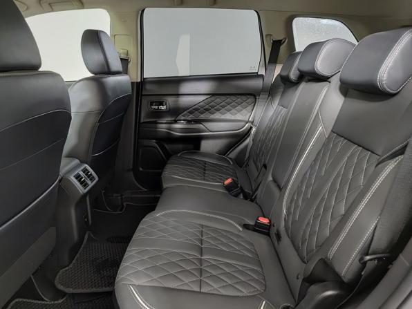 Mitsubishi Outlander III Рестайлинг 3 с пробегом 2022 года, цена 3 190 000 рублей, 37832 км, внедорожник, Автокод Объявления