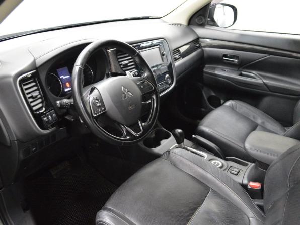 Mitsubishi Outlander III Рестайлинг 2 с пробегом 2016 года, цена 1 850 000 рублей, 243000 км, внедорожник, Автокод Объявления