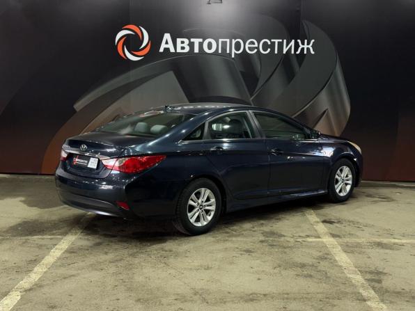 Hyundai Sonata VI (YF) с пробегом 2013 года, цена 930 000 рублей, 217000 км, седан, Автокод Объявления