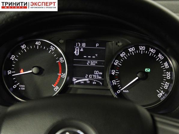 Skoda Rapid I с пробегом 2017 года, цена 1 167 000 рублей, 210792 км, лифтбек, Автокод Объявления