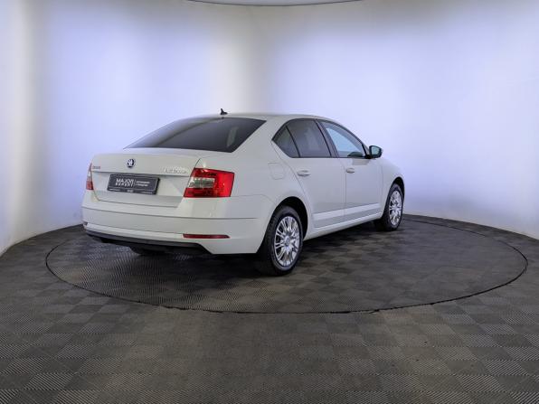 Skoda Octavia III (A7) Рестайлинг с пробегом 2019 года, цена 1 725 000 рублей, 107653 км, лифтбек, Автокод Объявления