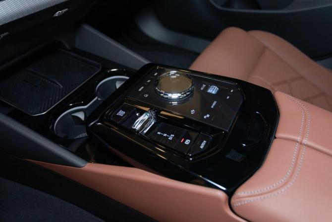 Новый BMW 5 серии VIII (G60/G61/G68) 2025 года, цена 12 629 900 рублей, седан, Автокод Объявления