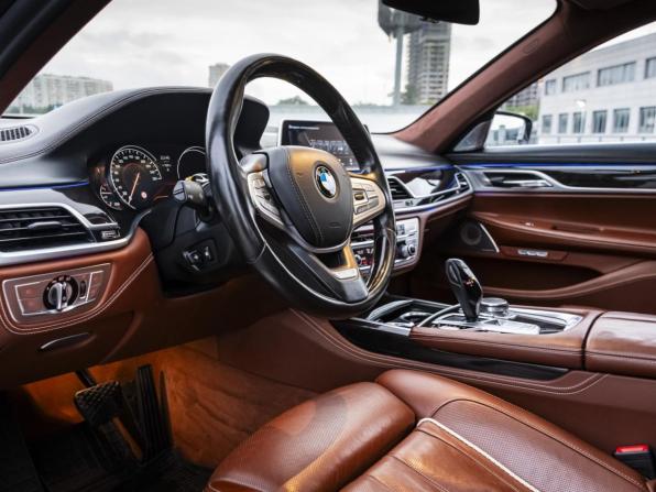 BMW 7 серии VI (G11/G12) с пробегом 2016 года, цена 3 500 000 рублей, 182000 км, седан, Автокод Объявления