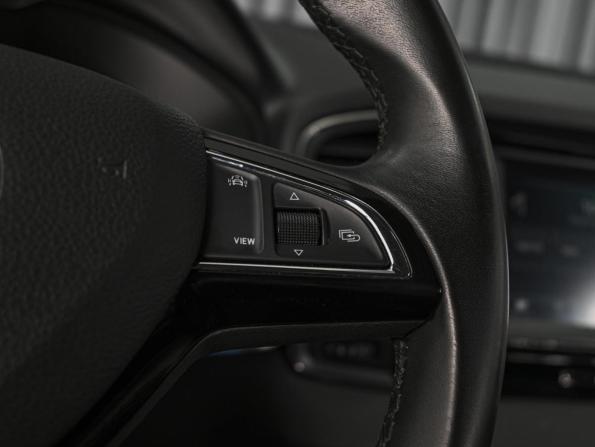 Skoda Karoq I с пробегом 2020 года, цена 2 423 540 рублей, 81149 км, внедорожник, Автокод Объявления