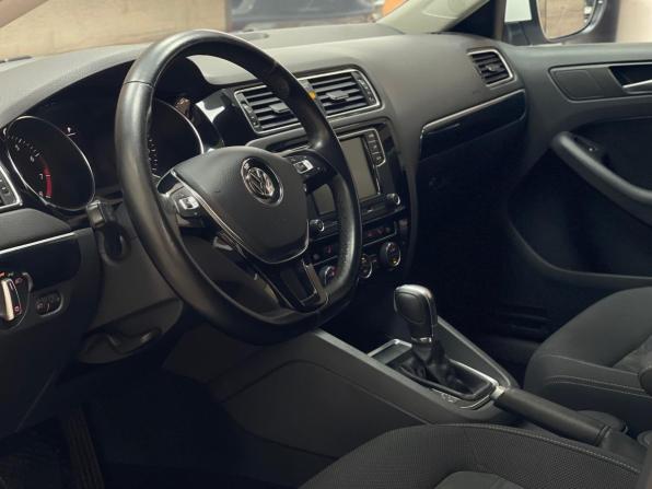 Volkswagen Jetta VI Рестайлинг с пробегом 2018 года, цена 1 640 000 рублей, 128622 км, седан, Автокод Объявления