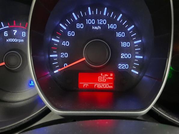 Kia Rio III Рестайлинг с пробегом 2016 года, цена 725 000 рублей, 178300 км, седан, Автокод Объявления