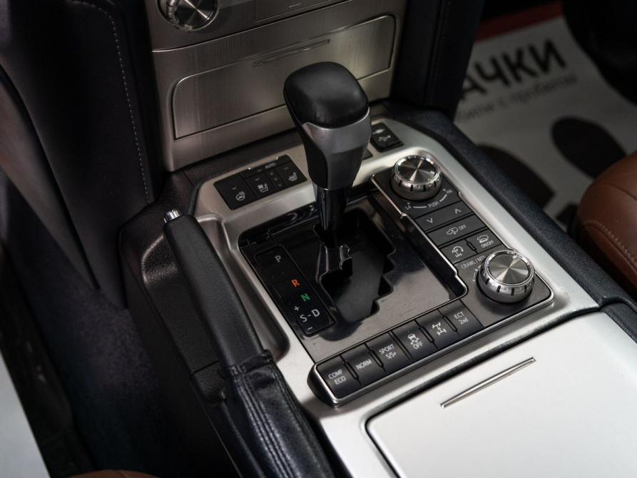 Toyota Land Cruiser 200 Series Рестайлинг 2 Иркутск  - изображение 13