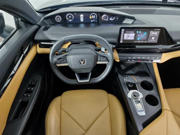 Changan UNI-V I с пробегом 2022 года, цена 2 089 000 рублей, 52782 км, лифтбек, Автокод Объявления