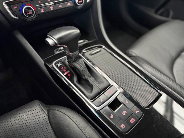 Kia Optima IV Рестайлинг с пробегом 2018 года, цена 1 745 000 рублей, 156000 км, седан, Автокод Объявления