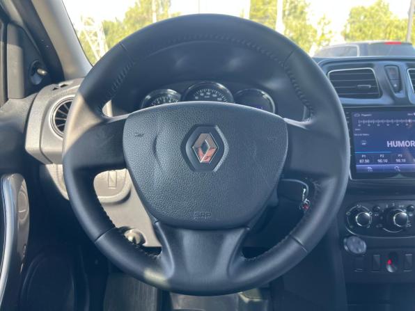 Renault Logan II с пробегом 2015 года, цена 685 400 рублей, 140282 км, седан, Автокод Объявления