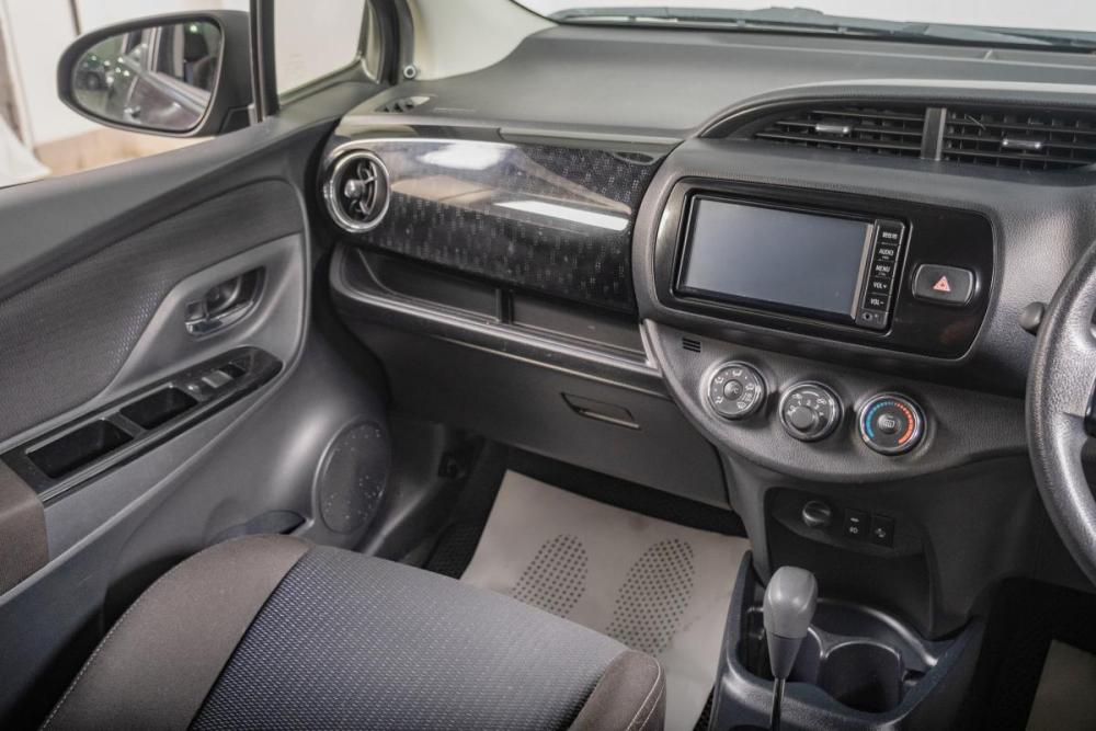 Toyota Vitz III (XP130) Рестайлинг 2 Томск  - изображение 11