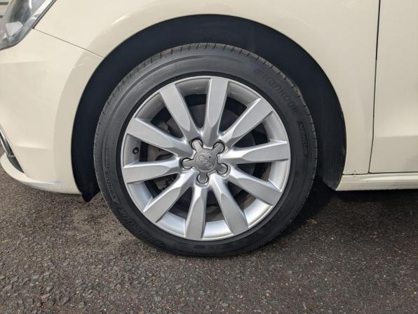 Audi A1 I (8X) с пробегом 2012 года, цена 1 200 000 рублей, 95101 км, хэтчбек, Автокод Объявления