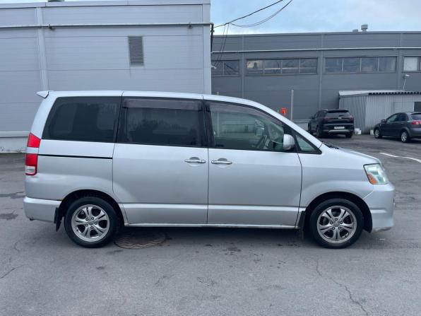 Toyota Noah I (R60) с пробегом 2005 года, цена 649 000 рублей, 335062 км, минивэн, Автокод Объявления