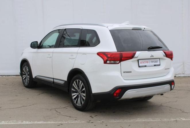 Mitsubishi Outlander III Рестайлинг 3 с пробегом 2019 года, цена 1 830 000 рублей, 304554 км, внедорожник, Автокод Объявления