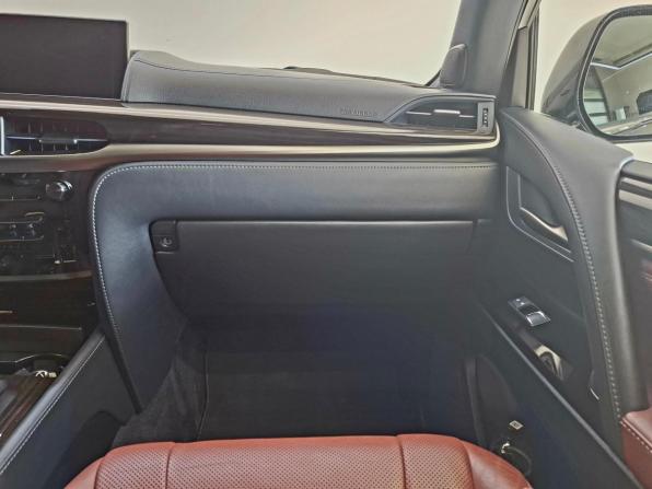Lexus LX III Рестайлинг 2 с пробегом 2018 года, цена 10 590 000 рублей, 84670 км, внедорожник, Автокод Объявления