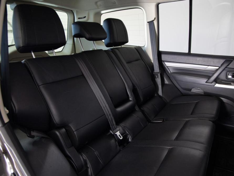 Mitsubishi Pajero IV Рестайлинг 1 Санкт-Петербург  - изображение 20
