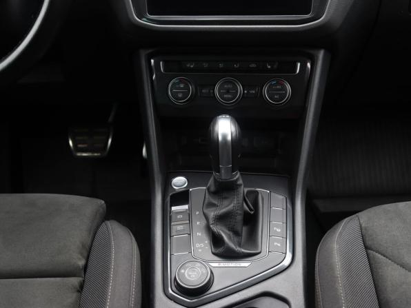 Volkswagen Tiguan II с пробегом 2018 года, цена 2 380 000 рублей, 137138 км, внедорожник, Автокод Объявления