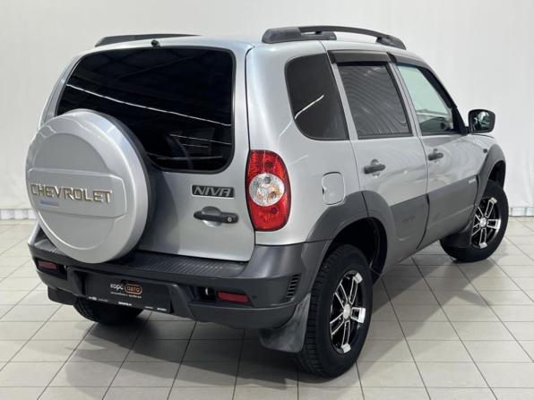 Chevrolet Niva I Рестайлинг с пробегом 2017 года, цена 745 000 рублей, 106428 км, внедорожник, Автокод Объявления