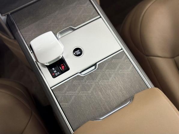 Land Rover Range Rover V с пробегом 2024 года, цена 31 800 000 рублей, 17452 км, внедорожник, Автокод Объявления