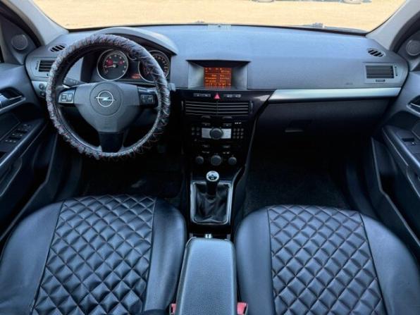 Opel Astra H Рестайлинг с пробегом 2011 года, цена 550 000 рублей, 206000 км, хэтчбек, Автокод Объявления