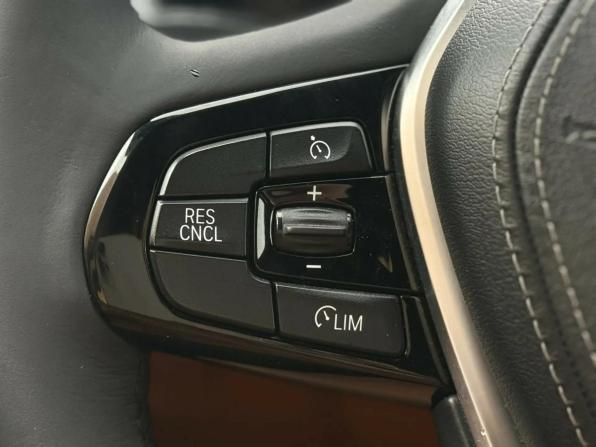 BMW 5 серии VII (G30/G31/G38) с пробегом 2017 года, цена 3 900 000 рублей, 92568 км, седан, Автокод Объявления
