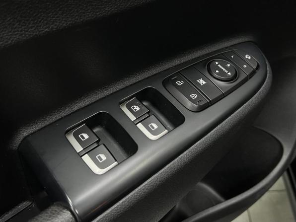 Kia Rio IV Рестайлинг с пробегом 2021 года, цена 1 640 000 рублей, 90735 км, седан, Автокод Объявления