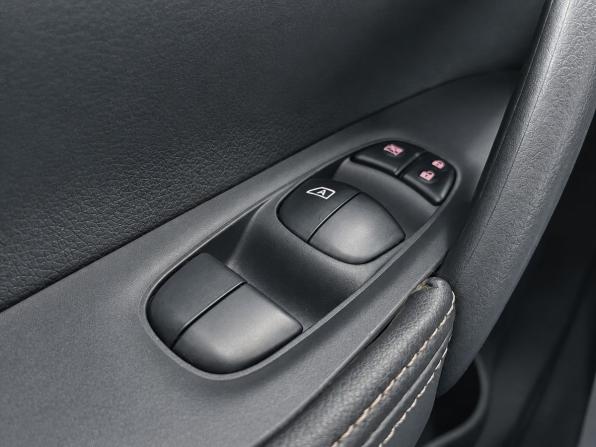 Nissan Rogue II Рестайлинг с пробегом 2016 года, цена 1 790 000 рублей, 173484 км, внедорожник, Автокод Объявления
