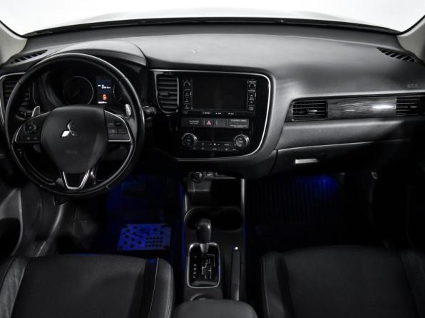 Mitsubishi Outlander III Рестайлинг 2 с пробегом 2016 года, цена 1 719 000 рублей, 180044 км, внедорожник, Автокод Объявления