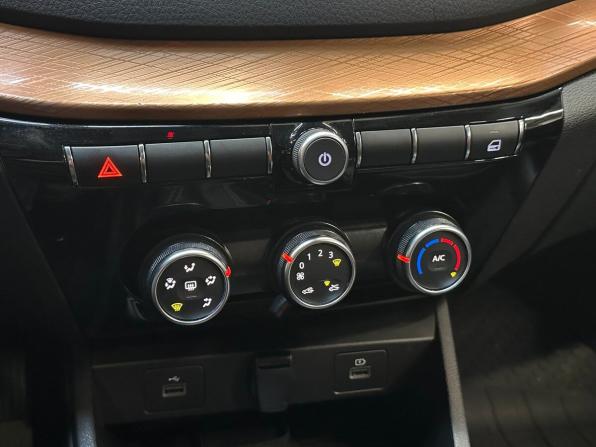 Lada (ВАЗ) Vesta I Рестайлинг (NG) с пробегом 2023 года, цена 1 330 000 рублей, 49382 км, седан, Автокод Объявления