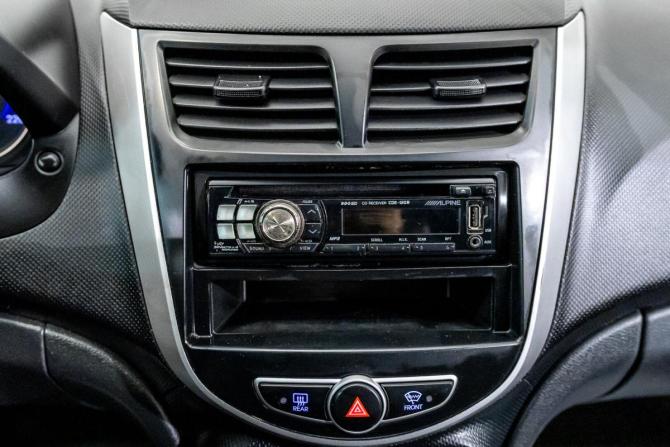 Hyundai Solaris I с пробегом 2012 года, цена 588 000 рублей, 219536 км, седан, Автокод Объявления