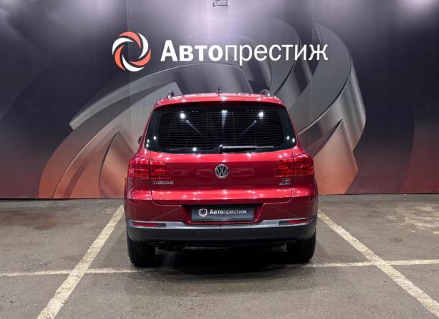 Volkswagen Tiguan I Рестайлинг с пробегом 2013 года, цена 1 040 000 рублей, 170987 км, внедорожник, Автокод Объявления