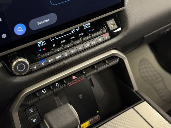 Toyota Sequoia III с пробегом 2025 года, цена 15 500 000 рублей, 3923 км, внедорожник, Автокод Объявления