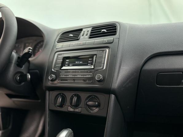 Volkswagen Polo V Рестайлинг с пробегом 2016 года, цена 991 000 рублей, 115250 км, седан, Автокод Объявления