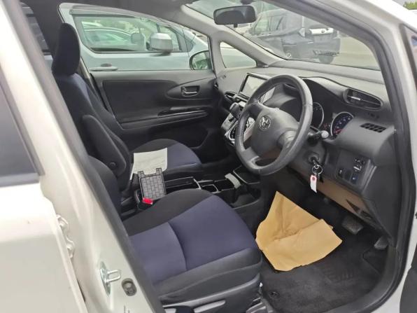 Toyota Wish II Рестайлинг с пробегом 2016 года, цена 1 600 000 рублей, 86892 км, минивэн, Автокод Объявления