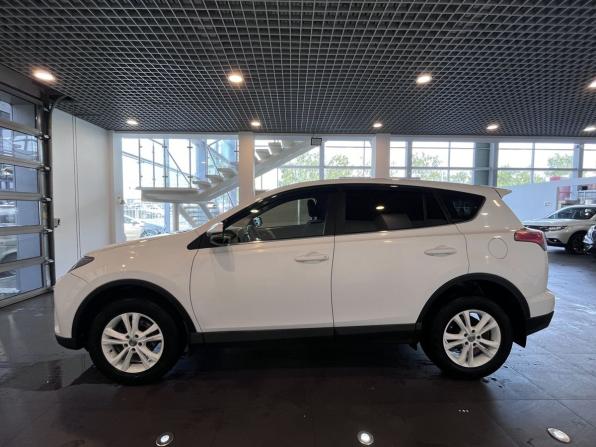 Toyota RAV4 IV (XA40) Рестайлинг с пробегом 2016 года, цена 1 899 000 рублей, 380274 км, внедорожник, Автокод Объявления
