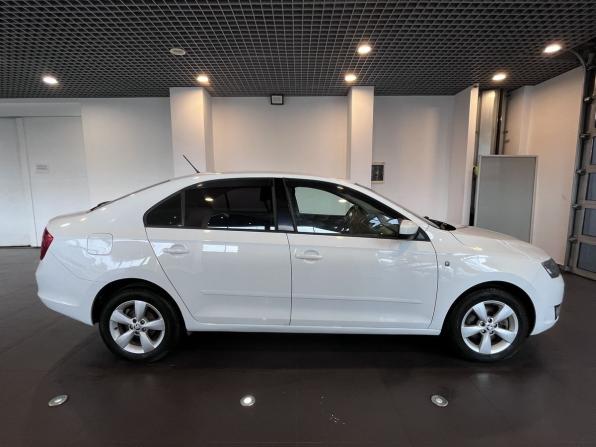 Skoda Rapid I с пробегом 2014 года, цена 680 000 рублей, 288566 км, лифтбек, Автокод Объявления