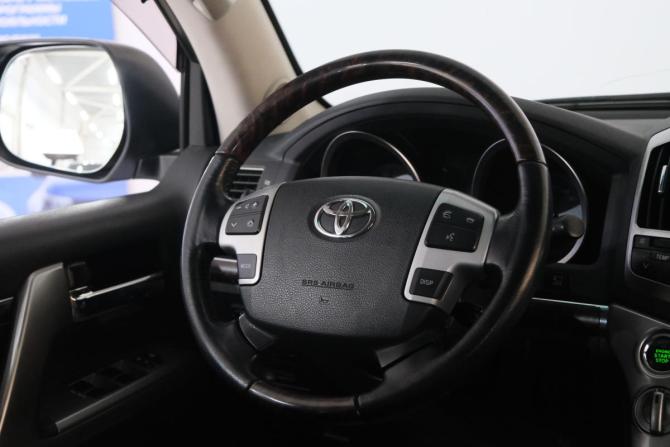 Toyota Land Cruiser 200 Series Рестайлинг 1 с пробегом 2013 года, цена 5 099 000 рублей, 129190 км, внедорожник, Автокод Объявления