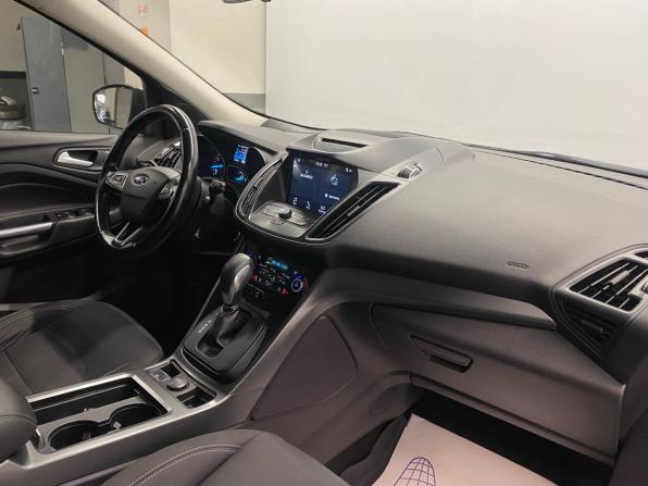 Ford Kuga II Рестайлинг с пробегом 2017 года, цена 1 558 000 рублей, 167289 км, внедорожник, Автокод Объявления