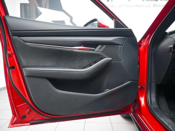 Mazda 3 IV (BP) с пробегом 2019 года, цена 1 699 000 рублей, 102978 км, хэтчбек, Автокод Объявления